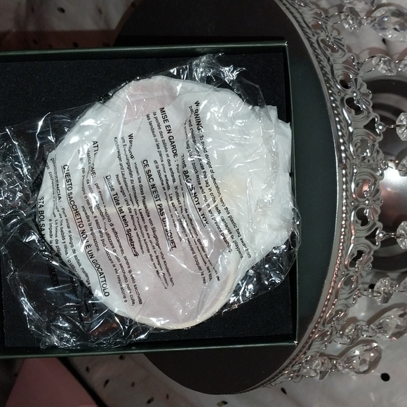 🆕kate spade/Lenox Collaboration Endearing Spade Dish in dark pink/coral - Picture 4 of 16